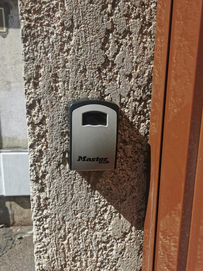 Bel Appartement Prés de la gare RER C -REFAIT A NEUF -spacieux 4 pièces Étampes Exterior foto
