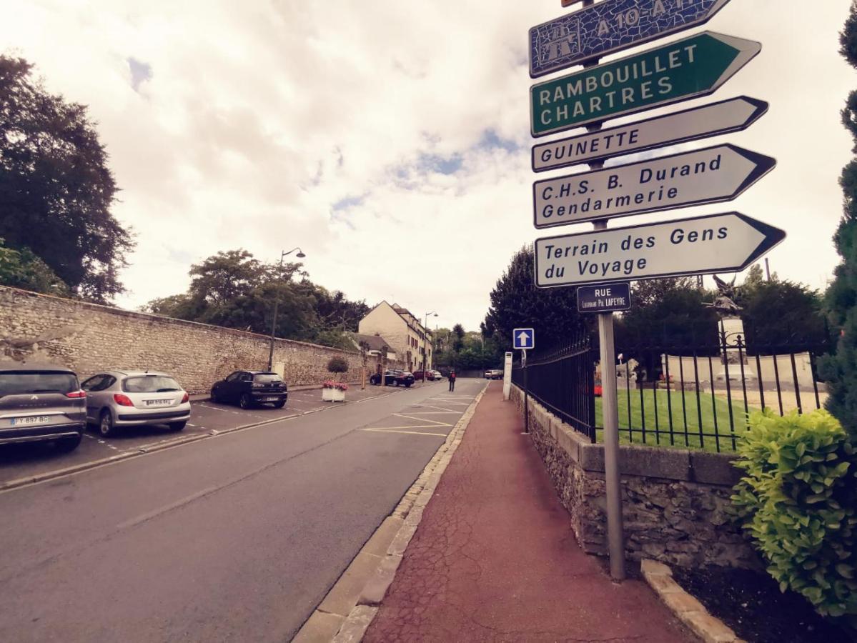 Bel Appartement Prés de la gare RER C -REFAIT A NEUF -spacieux 4 pièces Étampes Exterior foto